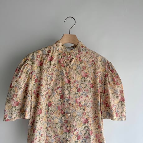 Floral puff sleeve blouse