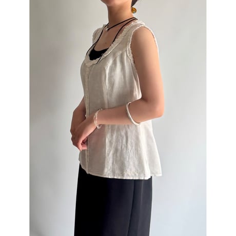 Frilled sleeveless tops