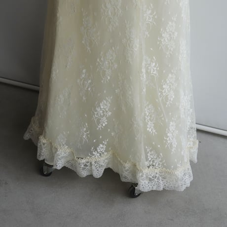 【RENTAL】Lace V-neck dress