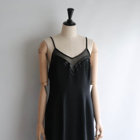 【RENTAL】Beads embroidery black dress