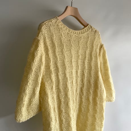 Yellow puff sleeve knit