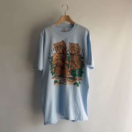 Cat light blue T-shirt