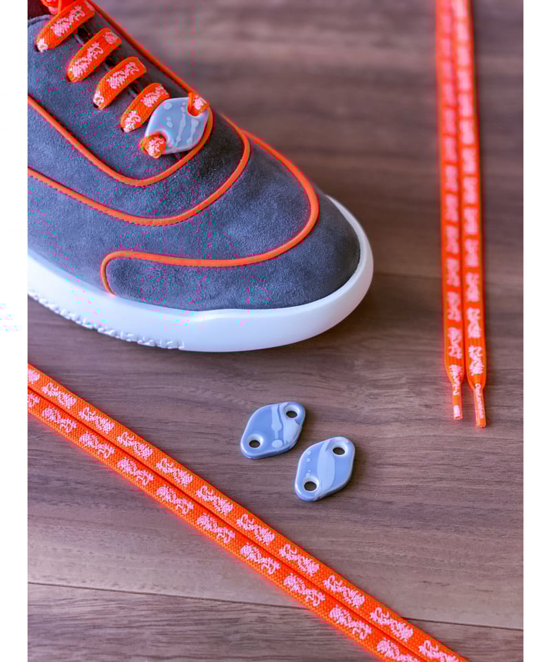 残りわずか】YUKI INOUE シューレースプレート(チャコールグレー