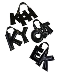 【オーダー品】　Atoutprix アットゥプリ  アルファベット バッグアクセサリー   2文字  3文字