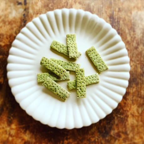 VEGICRA 葉山 野菜のクラッカー（ほうれん草＋カシューナッツ）
