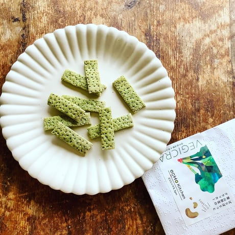 VEGICRA 葉山 野菜のクラッカー（ほうれん草＋カシューナッツ）