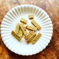 VEGICRA 葉山 野菜のクラッカー（玉葱＋カレー）