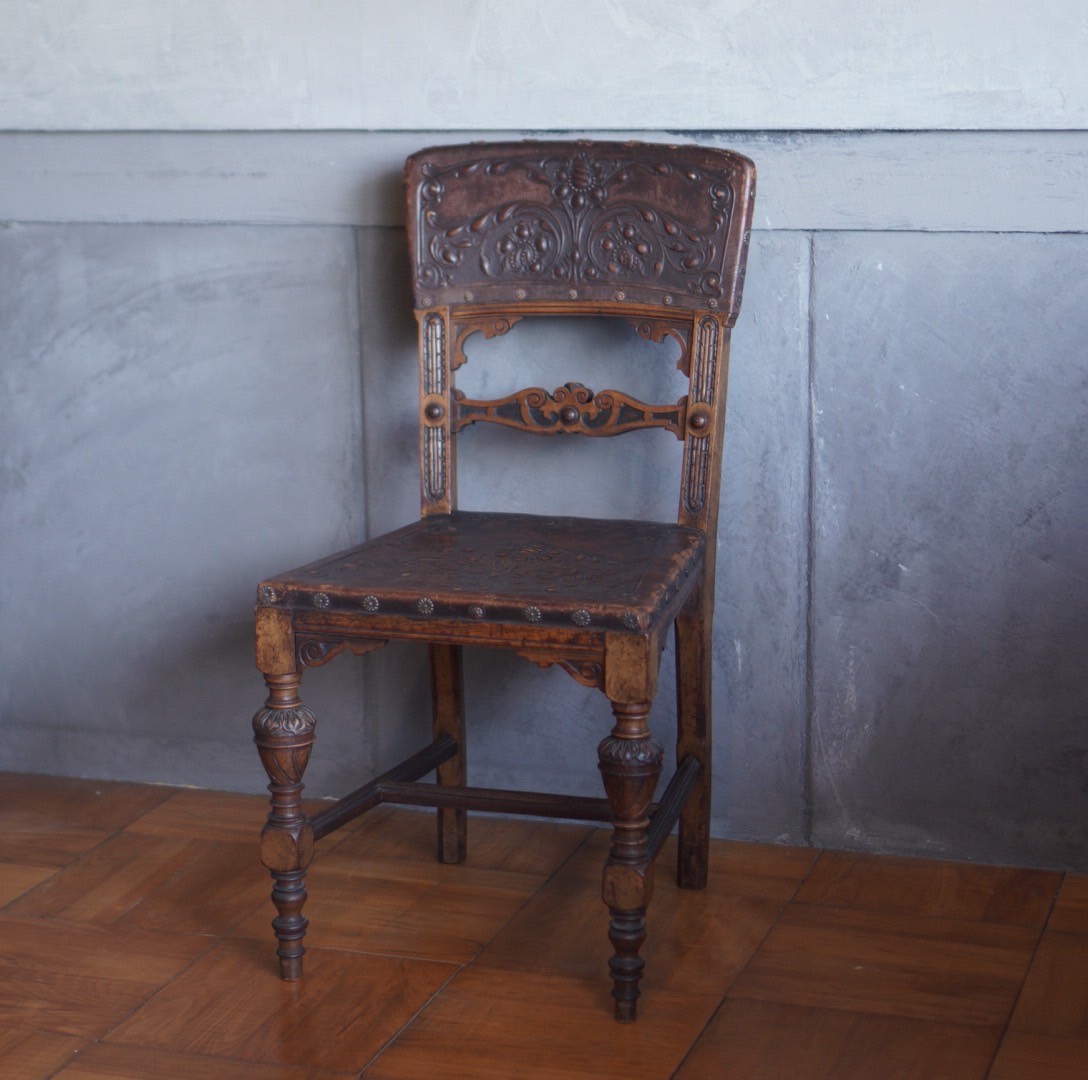 古い木製の椅子　レトロ　チェア　古家具　古道具 昭和レトロ・古家具・古道具・レトロチェア・木製椅子 | 旅する