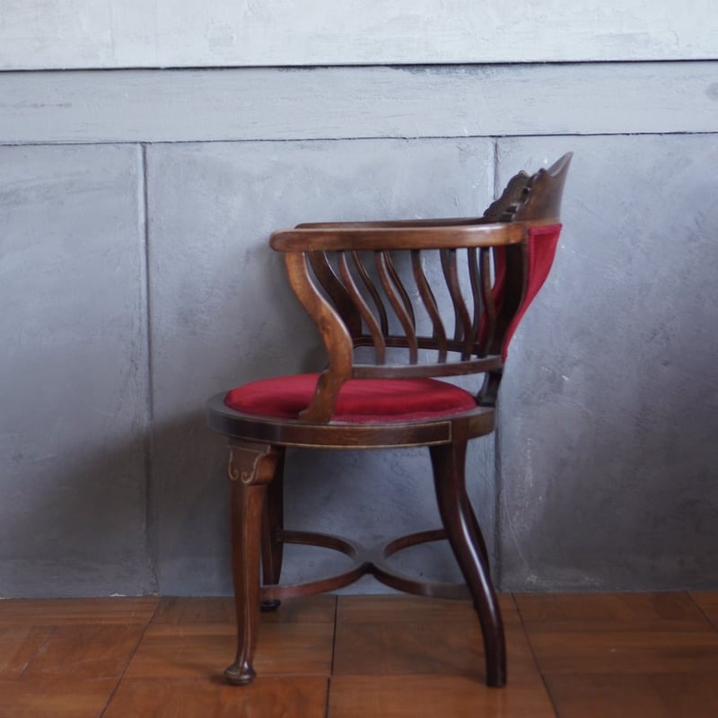 古い椅子 アームチェア 木製 椅子 アンティークチェア 肘掛け椅子 古