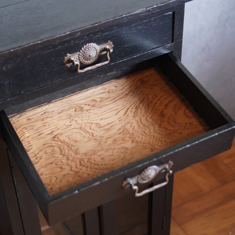 古いキャビネット 収納棚 木製 黒 食器棚 古家具 古道具 アンティーク