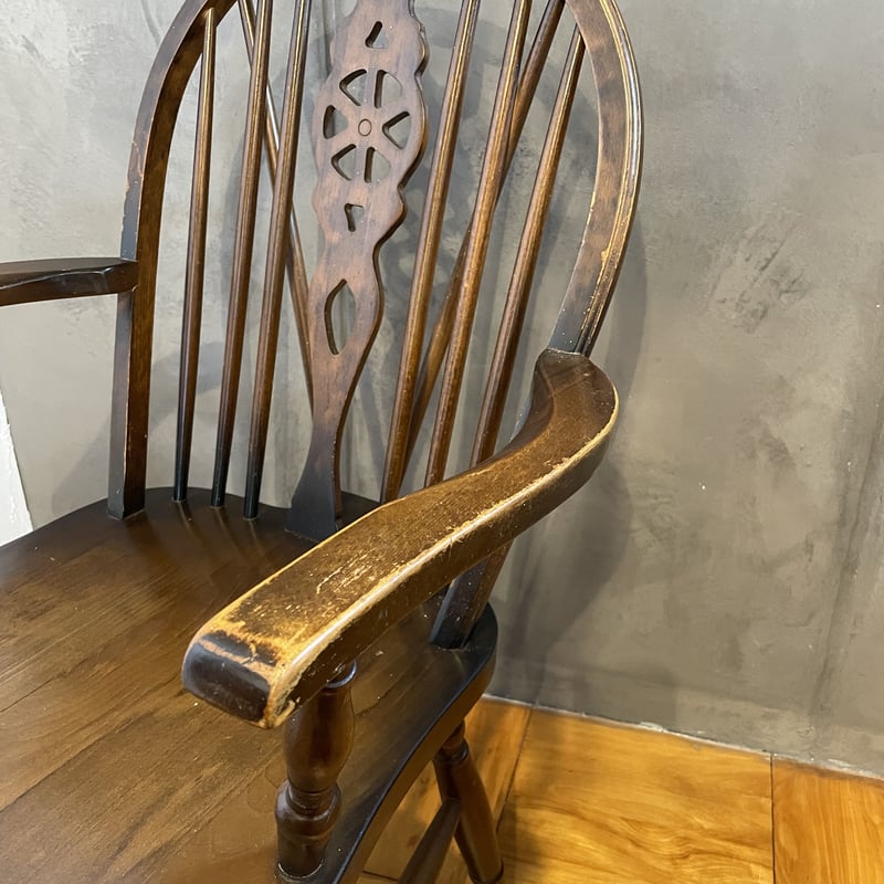 古い椅子 イギリス製 ウィンザーチェア アームチェア 木製 イス 古道具 