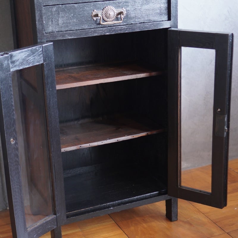 古いキャビネット 収納棚 木製 黒 食器棚 古家具 古道具