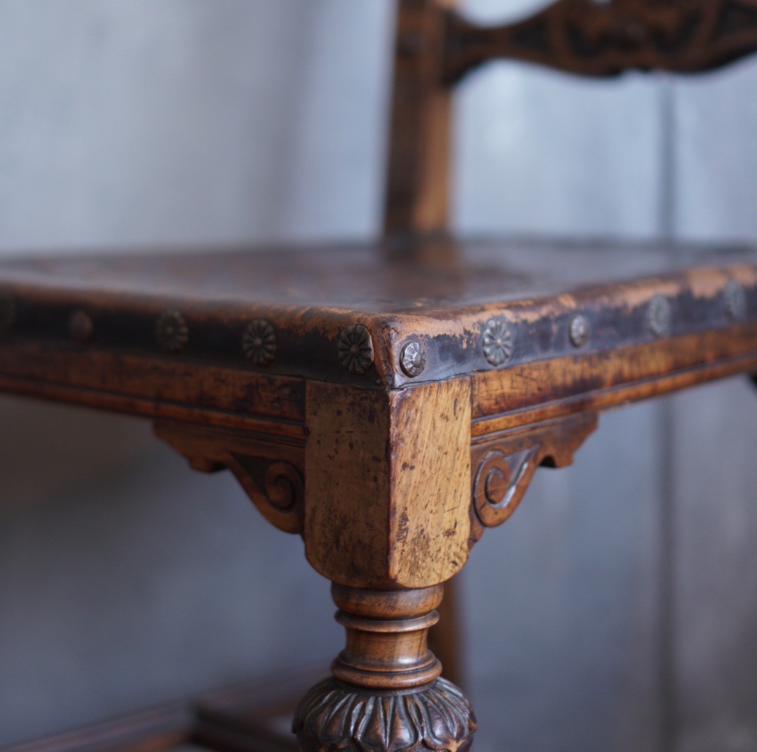 古い椅子 レザーチェア 木製 椅子 アンティークチェア 古家具 古道具