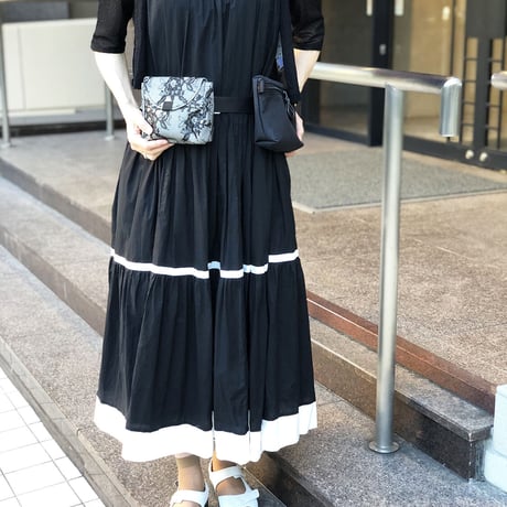 身体にやさしいウエストポーチ 　ローズ柄レース  (ブラック）