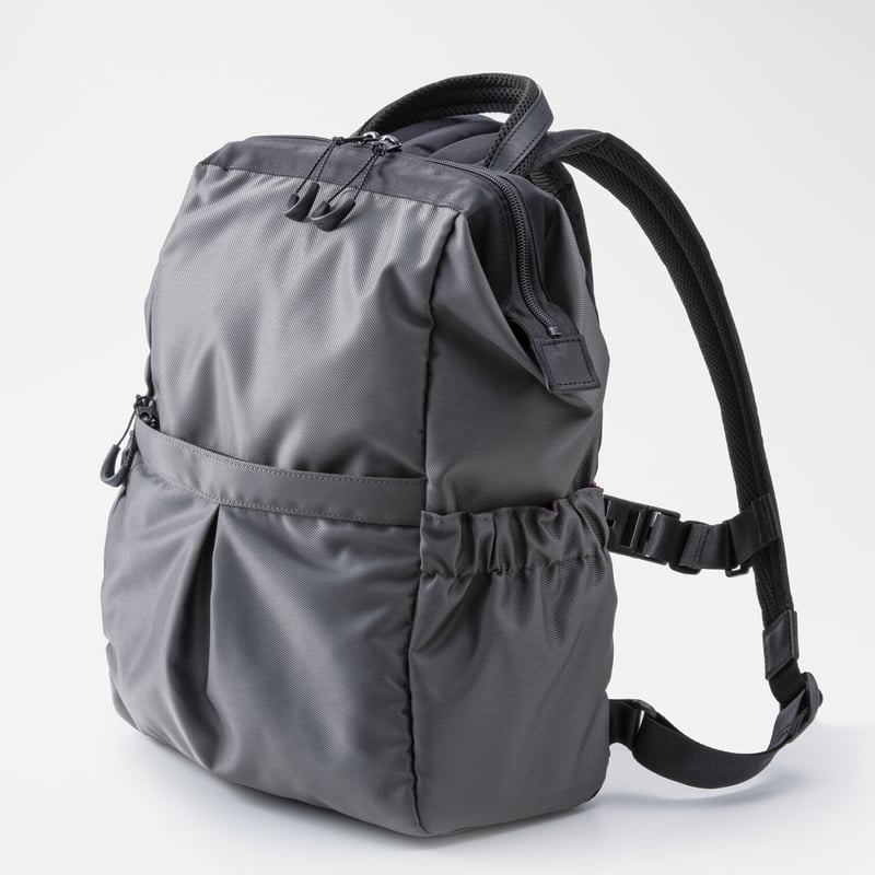 身体にやさしいリュックサック 前ポケット付き チャコールグレー | cu2