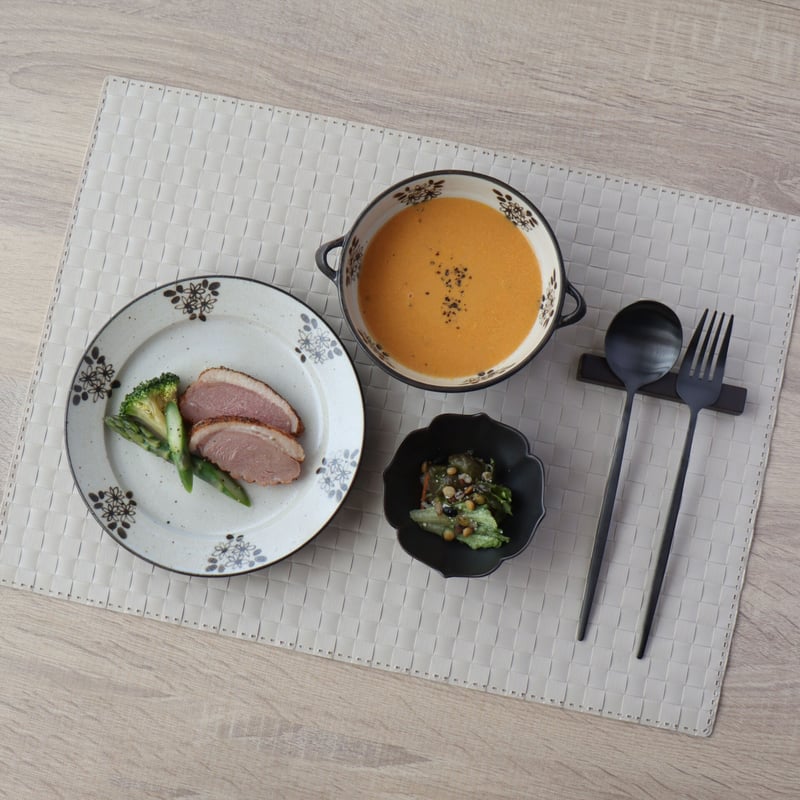 瀬戸、大皿～太公望文様396ミリ位 セピアフラワー リムプレート 18cm/24cm | 和食器通販 有田焼 山忠