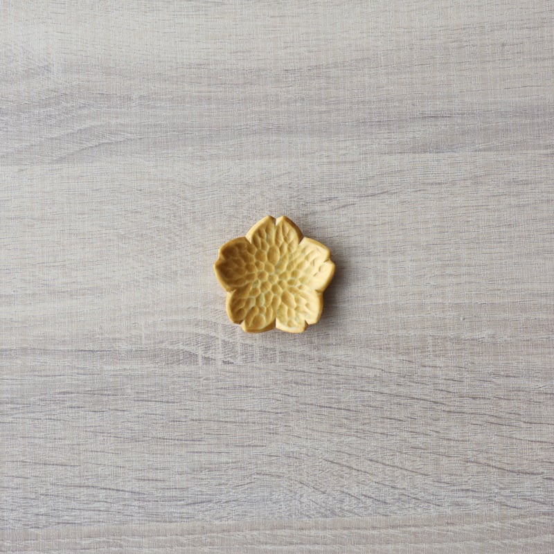 桜型豆皿 水色/朱色/桃色/金色 | 和食器通販 有田焼 山忠｜おしゃれで