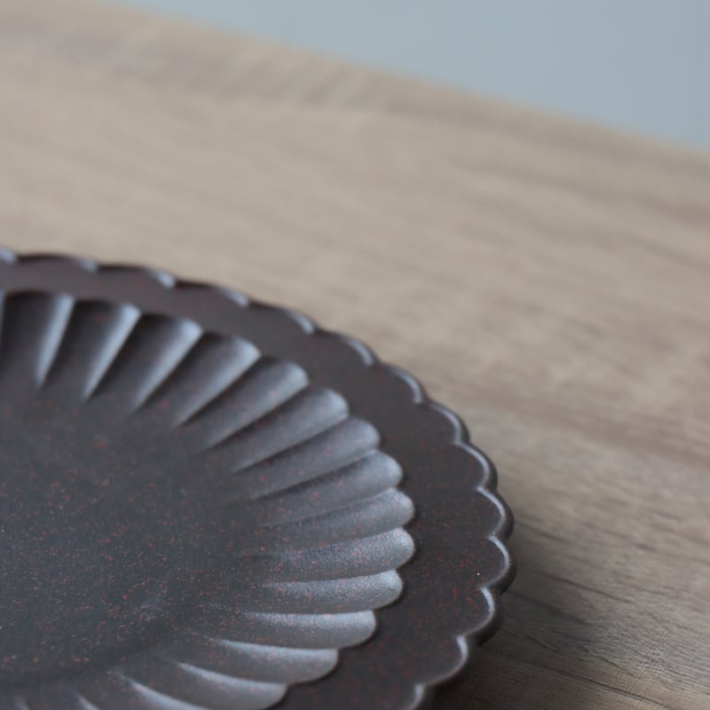 菊彫6寸和皿 ブルー / ブラック /ベージュ | 和食器通販 有田焼 山忠