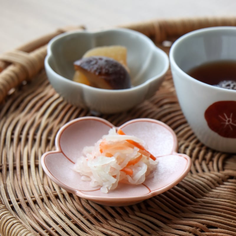 梅型豆皿 パールホワイト/ピンク/ゴールド | 和食器通販 有田焼 山忠