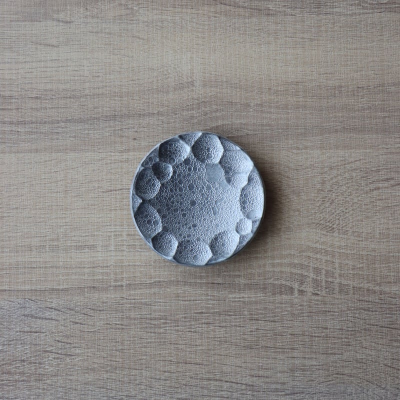 泡化粧 丸彫豆小皿 | 和食器通販 有田焼 山忠｜おしゃれでモダンな和