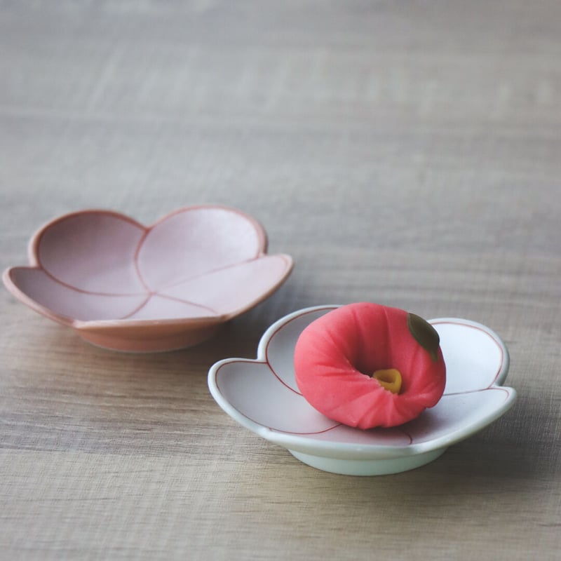 梅型豆皿 パールホワイト/ピンク/ゴールド | 和食器通販 有田焼 山忠