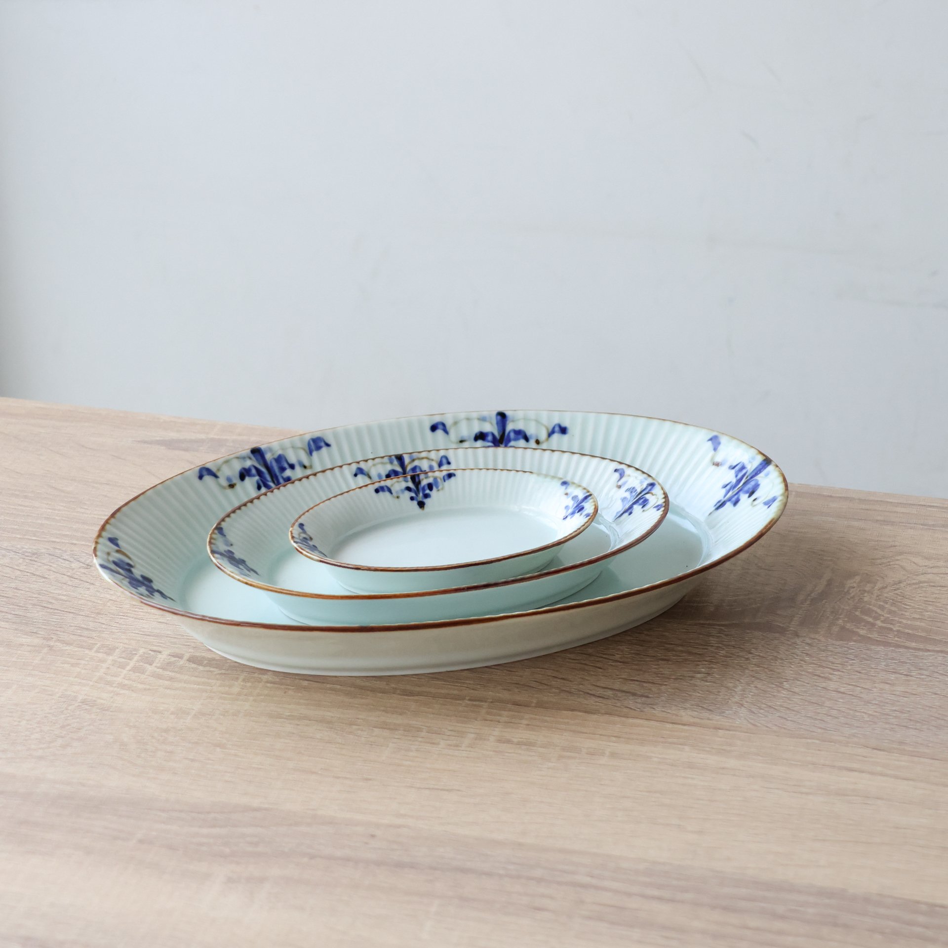 リーヴス しのぎオーバルプレート S/M/L | 和食器通販 有田焼 山忠