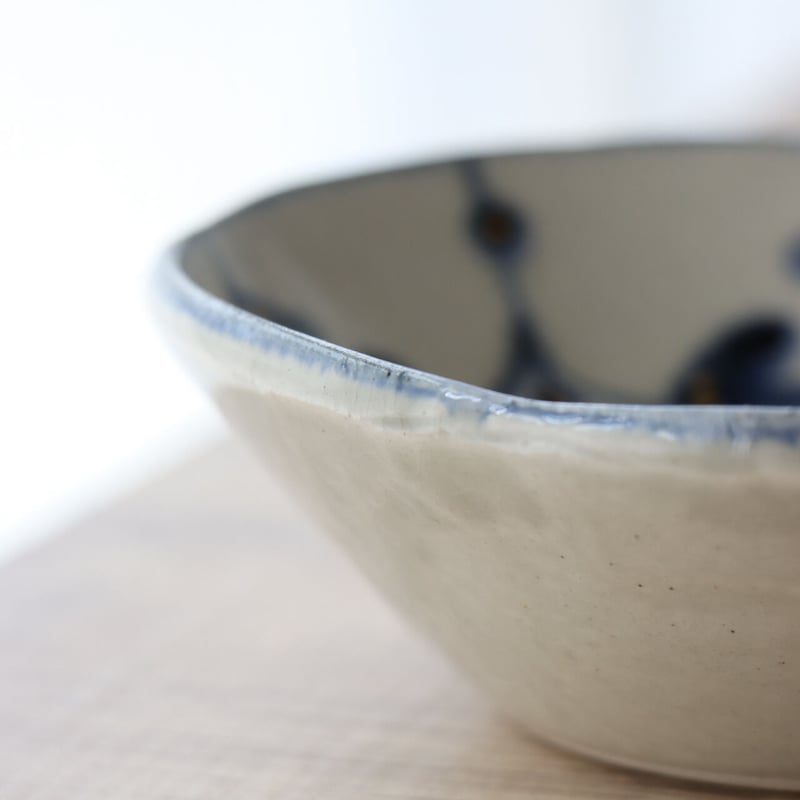 金彩草花紋 たたら平小鉢 | 和食器通販 有田焼 山忠｜おしゃれでモダン