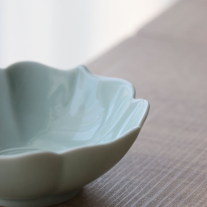 桔梗渕小鉢 青磁 | 和食器通販 有田焼 山忠｜おしゃれでモダンな和食器