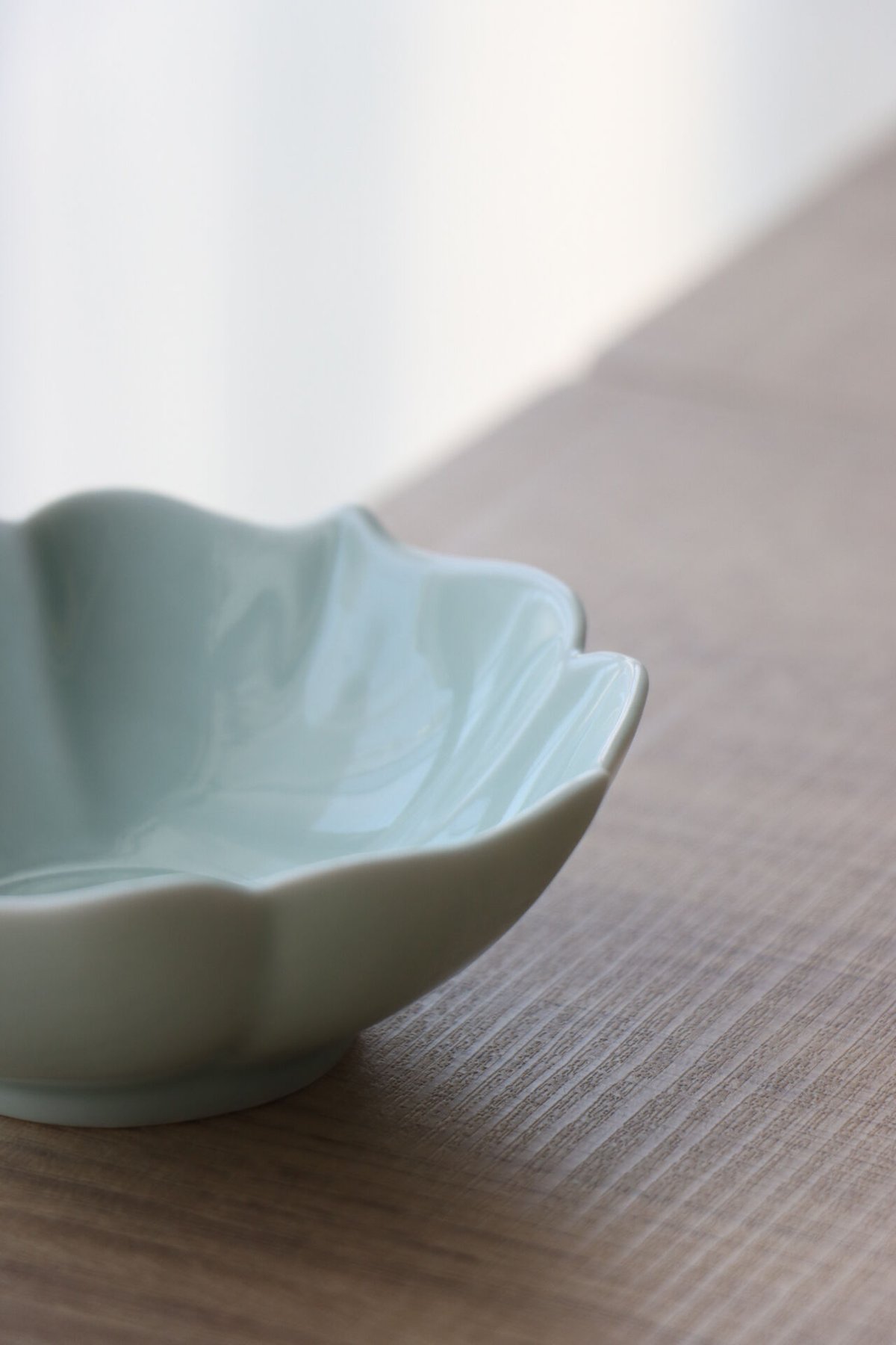 青磁　鉢　茶道具　和食器　花柄　飾皿　手練り　C264 青磁 鉢 茶道具 和食器 花柄 飾皿 手練り C264