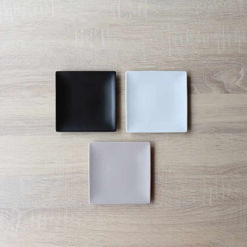 新品同様美品 有田焼 市松スクエアプレート セット 新品同様美品