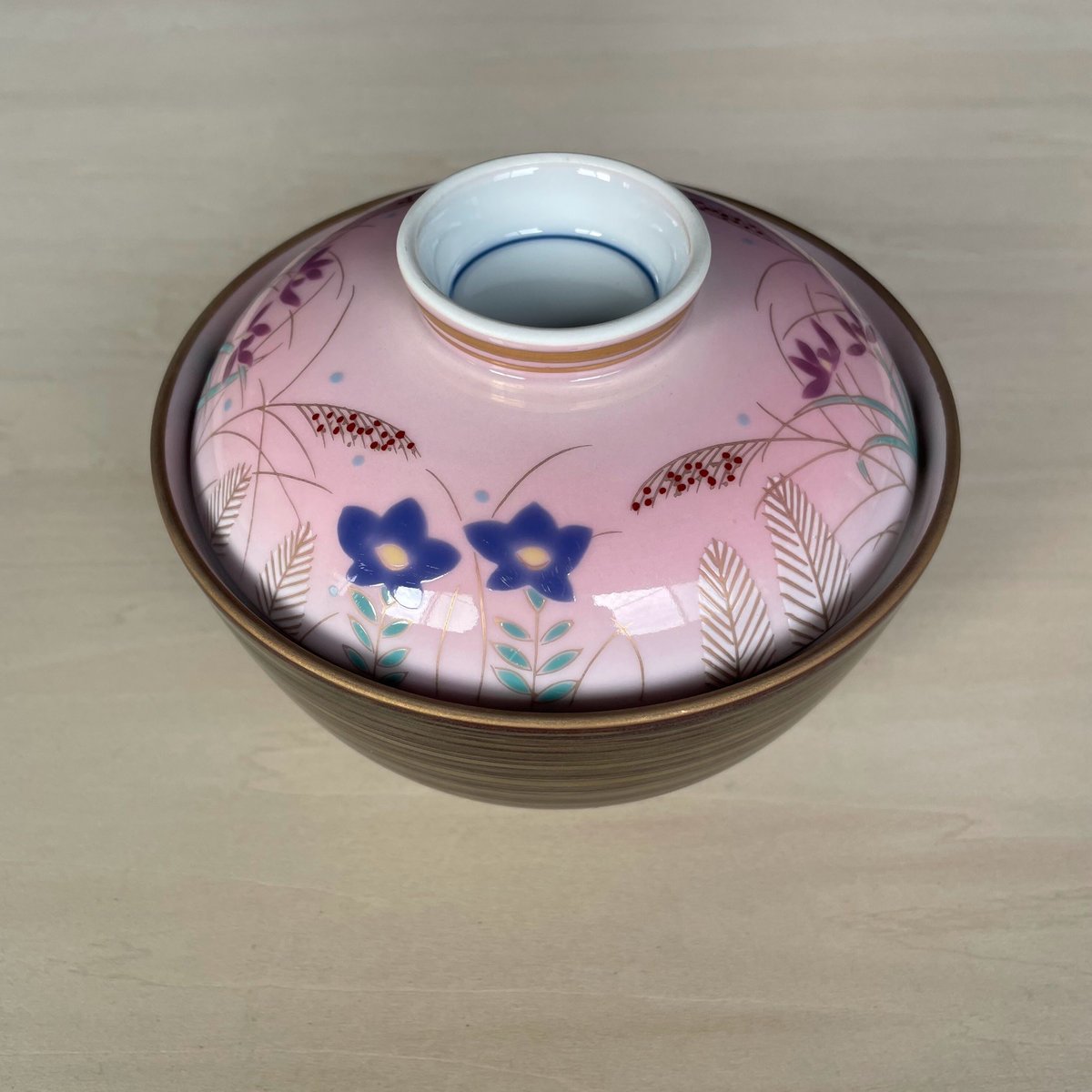 デッドストック品】紅吹草花 蓋物 | 有田焼 山忠