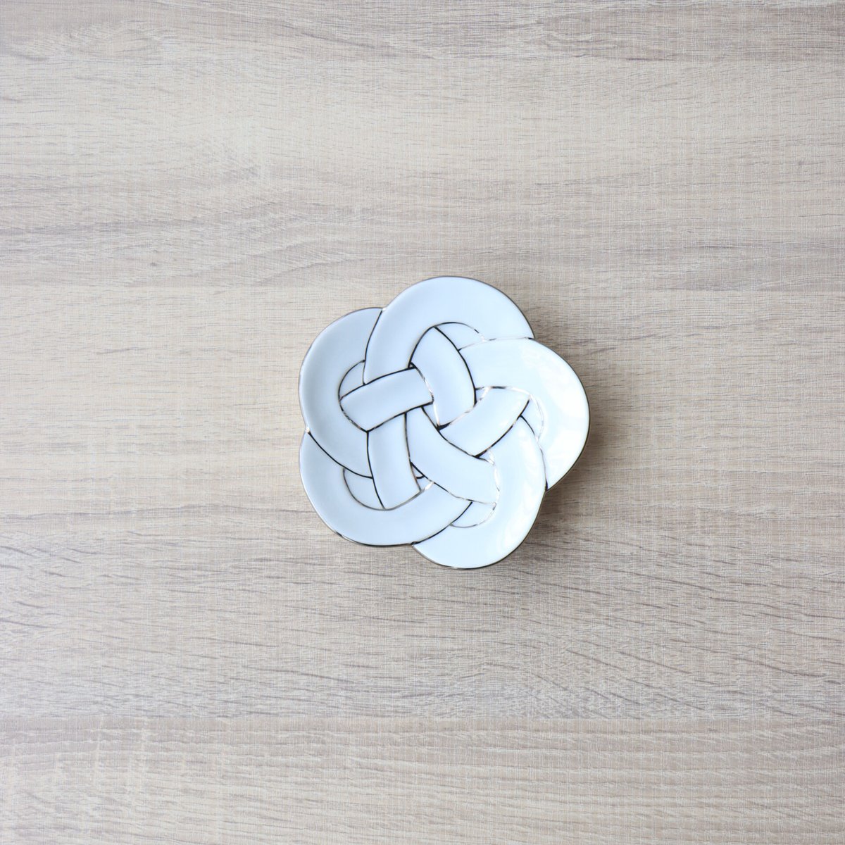 梅結び銘々皿 金線 / プラチナ線 | 和食器通販 有田焼 山忠｜おしゃれ