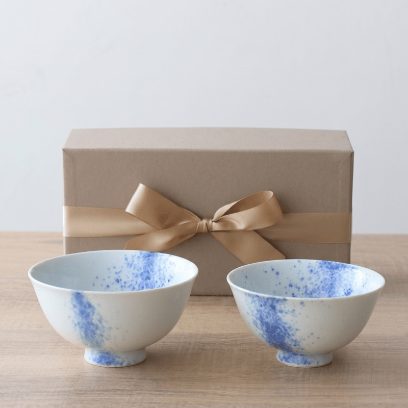 ギフト箱入】有田焼 夫婦茶碗 白マット呉須吹 大小ペアセット | 和食器