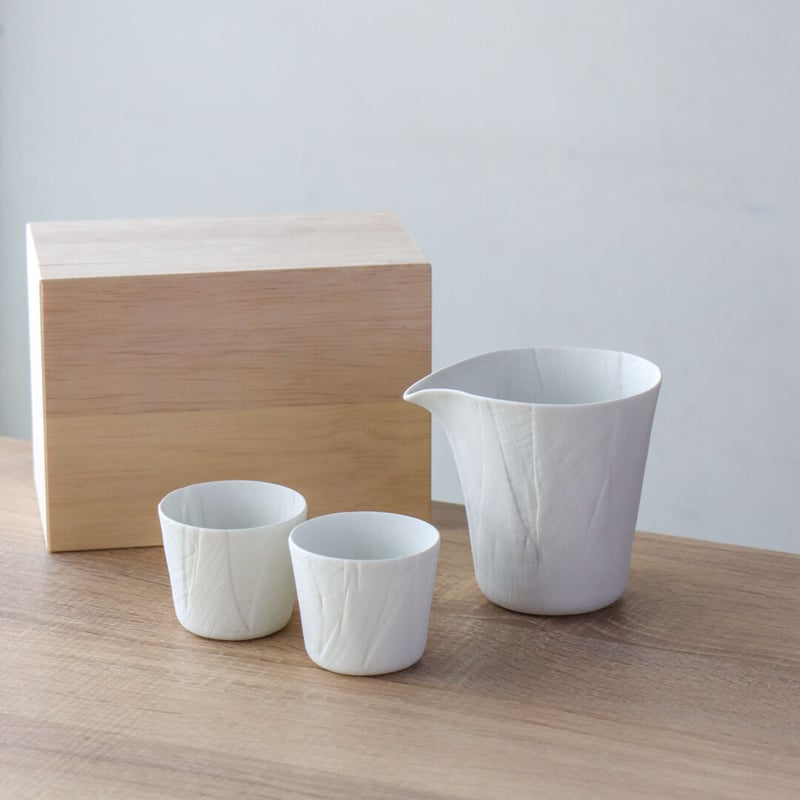 ceramic mimic fabric 冷酒セット プレーン | 和食器通販 有田焼 山忠｜