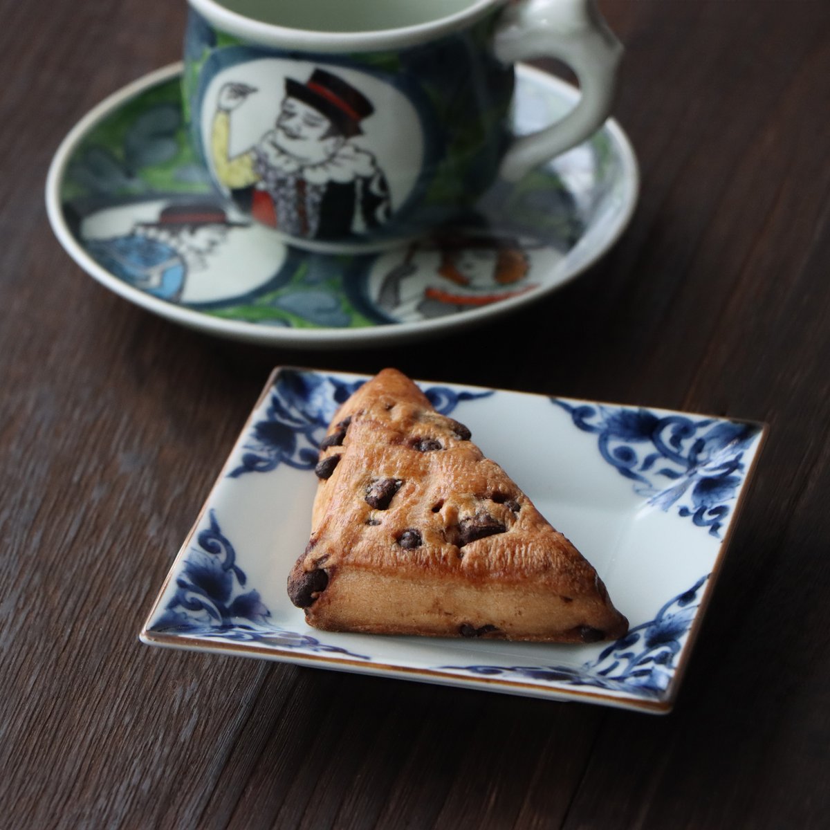 古染唐草 正角皿 | 和食器通販 有田焼 山忠｜おしゃれでモダンな和食器