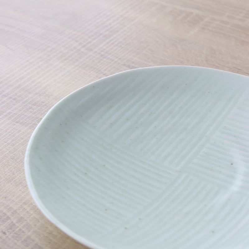 四方しのぎ灰釉7寸皿 | 和食器通販 有田焼 山忠｜おしゃれでモダンな和