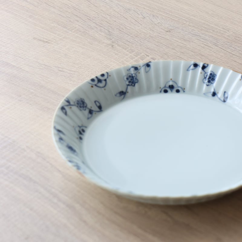 つる花唐草渕彫皿 20cmプレート | 和食器通販 有田焼 山忠｜おしゃれで
