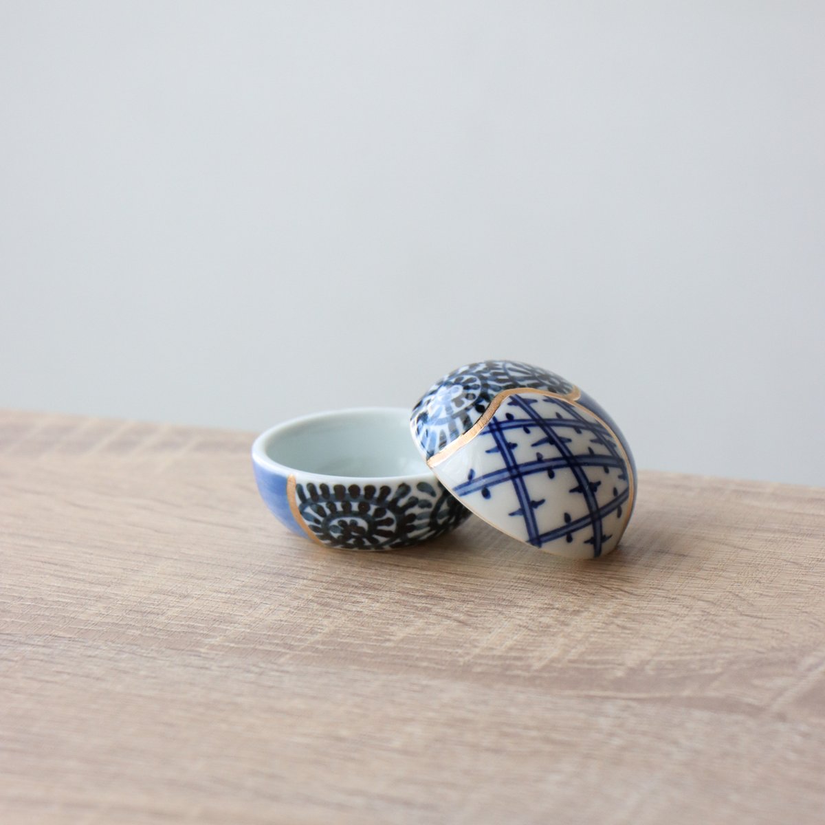 金継丸型珍味 | 和食器通販 有田焼 山忠｜おしゃれでモダンな和食器を