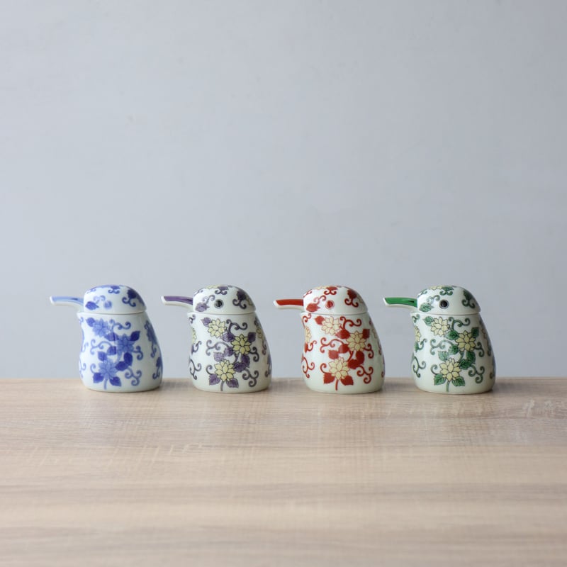 カワセミ 醤油差し 唐草紋 | 和食器通販 有田焼 山忠｜おしゃれで