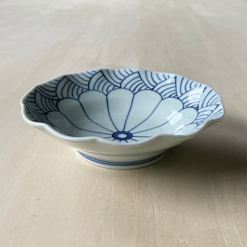 菊割青海波深皿 12.5cm/15cm | 和食器通販 有田焼 山忠｜おしゃれで