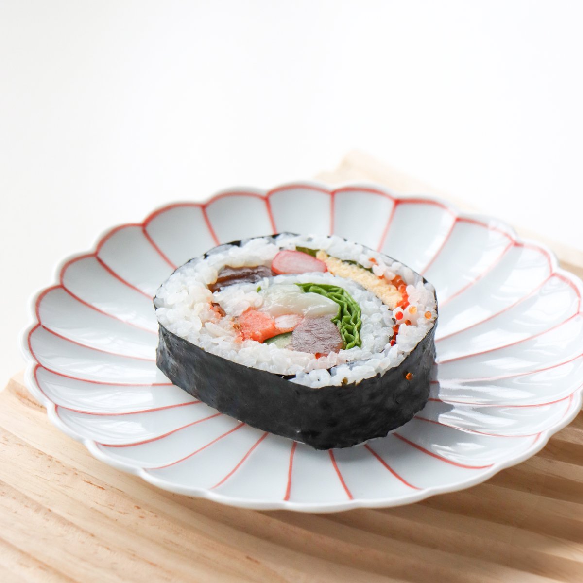 紅釉菊口皿 fit=scale-down,w=1200