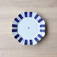 白/黒 泡化粧ハーフ菊割プレート 23㎝ | 和食器通販 有田焼 山忠