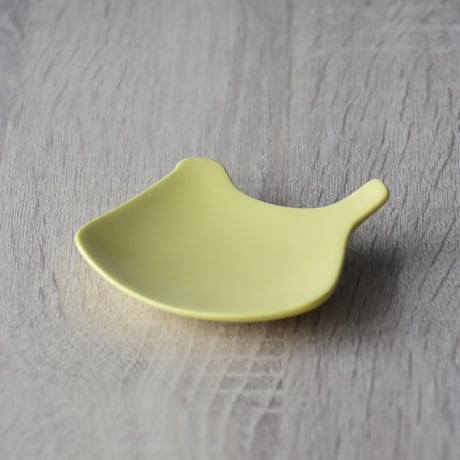 yumiko iihoshi porcelain tori plate yellow ／ イイホシユミコ トリプレート イエロー