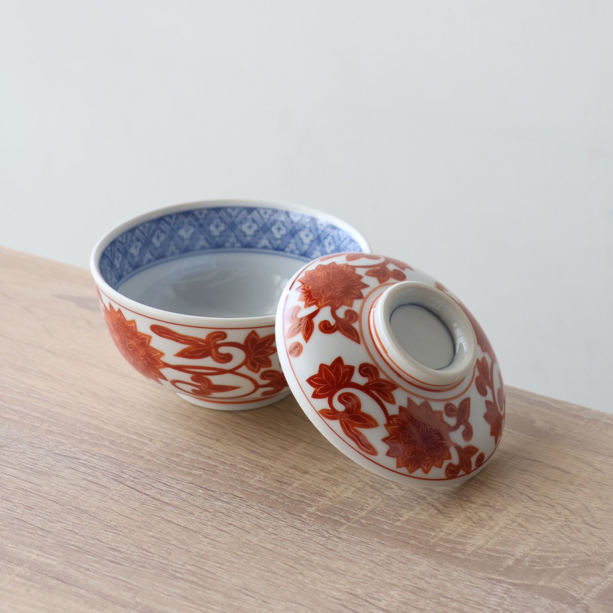 賜光窯 パール巻赤唐草 N蓋物 | 和食器通販 有田焼 山忠｜おしゃれで