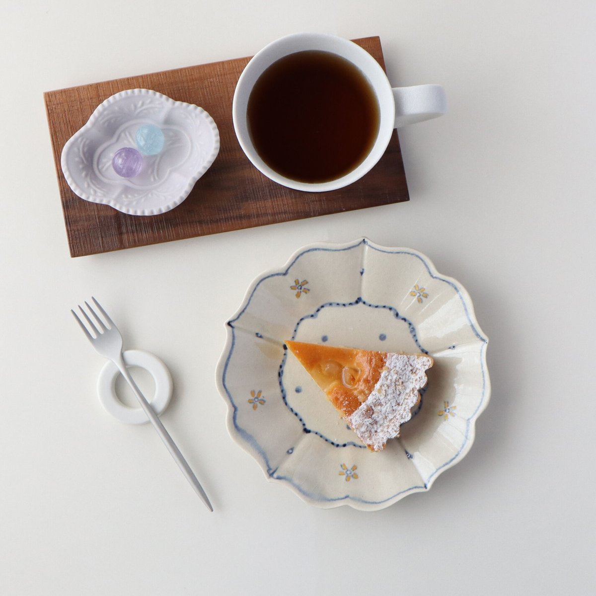 フレンチカラー 木瓜豆皿 | 和食器通販 有田焼 山忠｜おしゃれでモダン