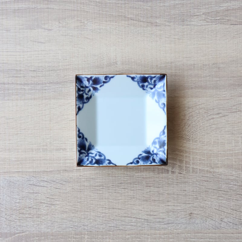 古染唐草 正角皿 | 和食器通販 有田焼 山忠｜おしゃれでモダンな和食器