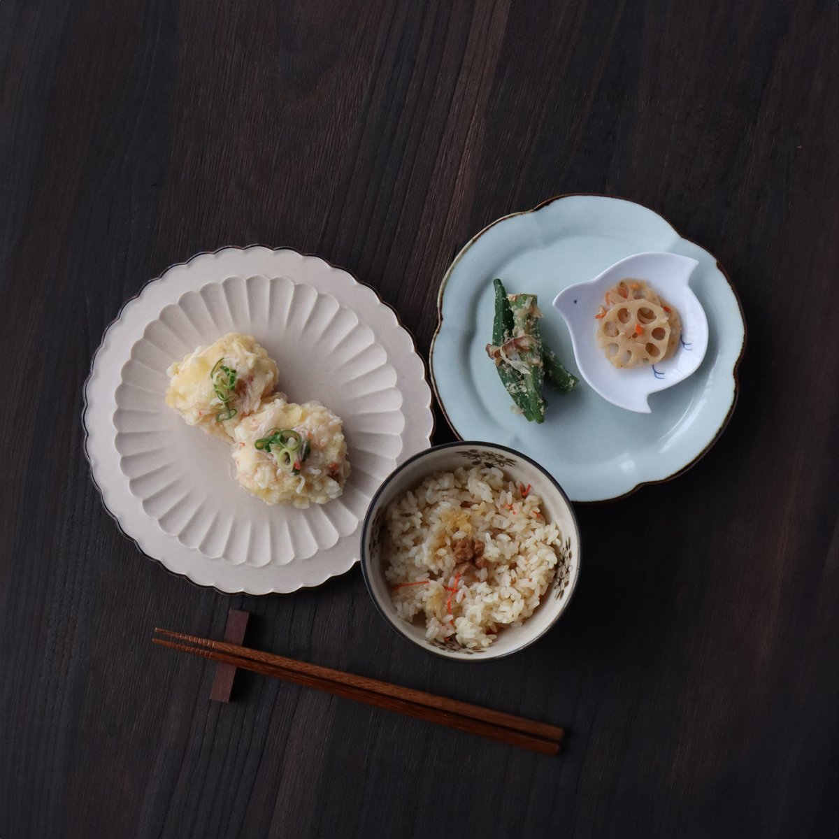 人気作家！仁平　皿　六客　和皿　高級和食器 菊彫6寸和皿 ブルー / ブラック /ベージュ | 和食器通販 有田焼