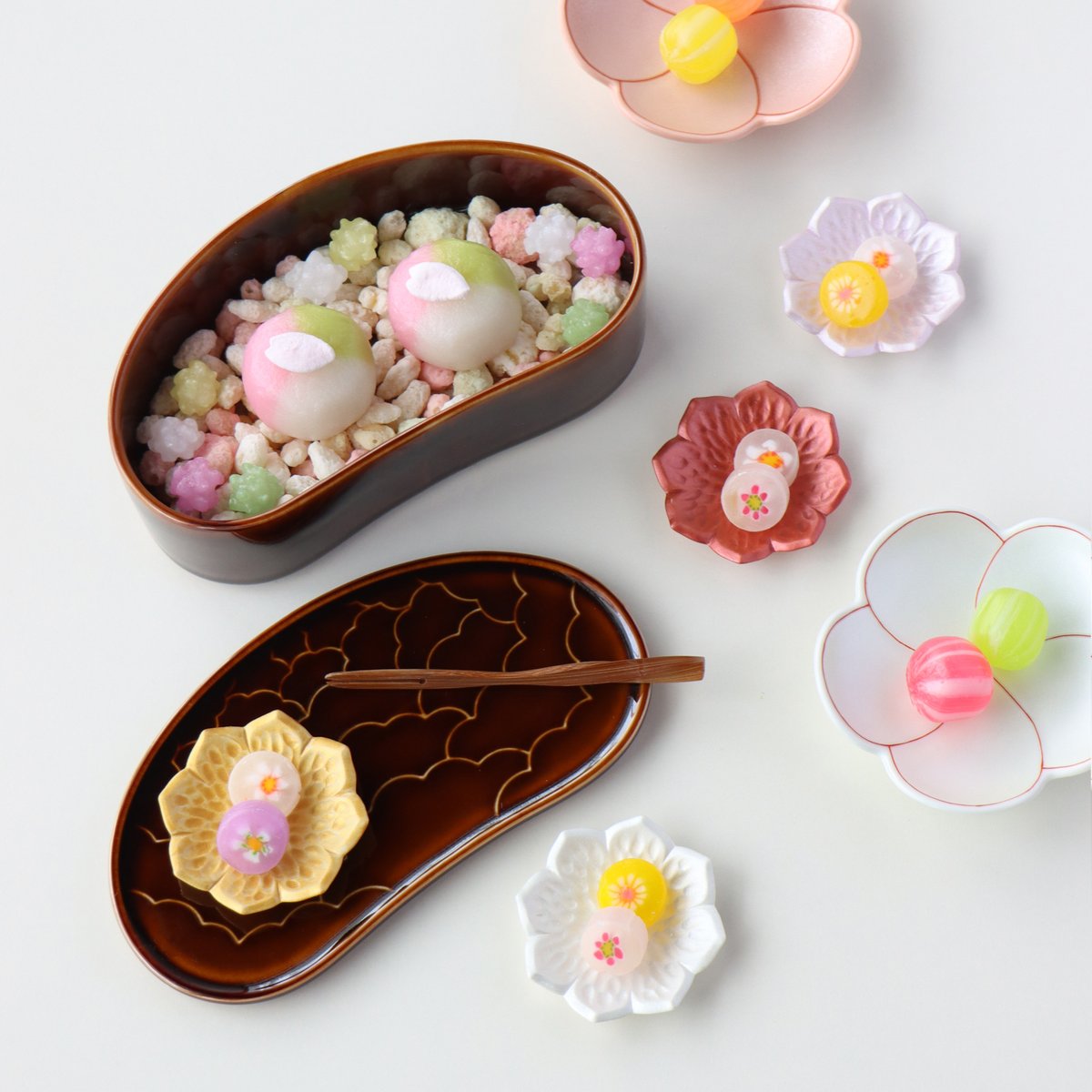 工房あめつち　あめつち　小箱　陶箱　蓋物　ふたもの　長方形　くま　熊　松の木　松 工房あめつち／Kobo Ametsuchi「色絵 梅型小皿 高士図（お一人様