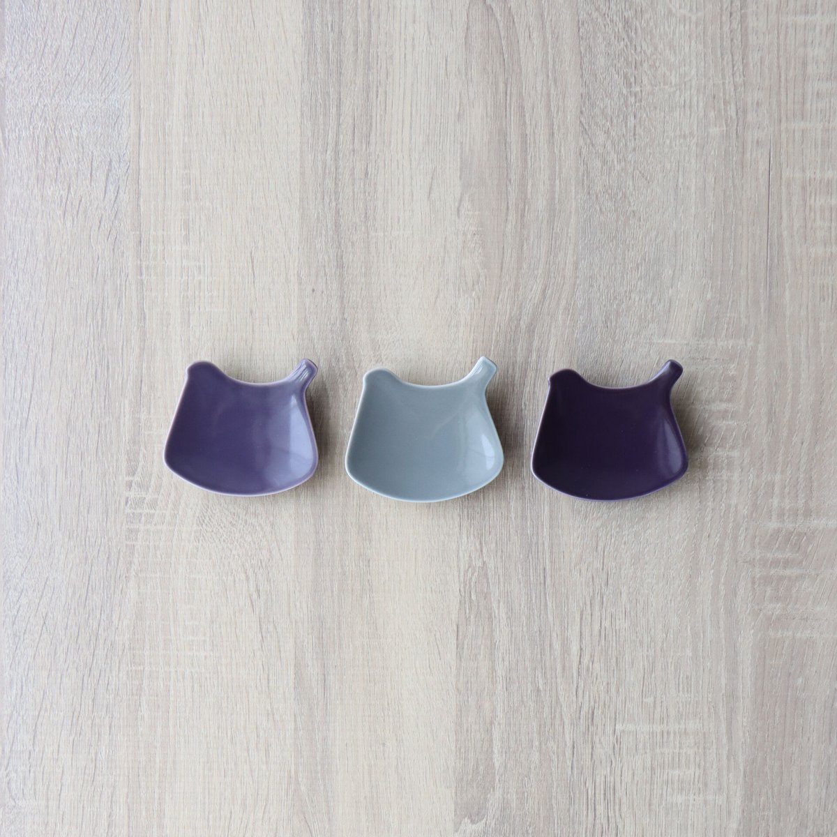 イイホシユミコ トリプレート ピンク マスタードラッピング済み (おまけ付き) yumiko iihoshi porcelain tori plate smoke purpl