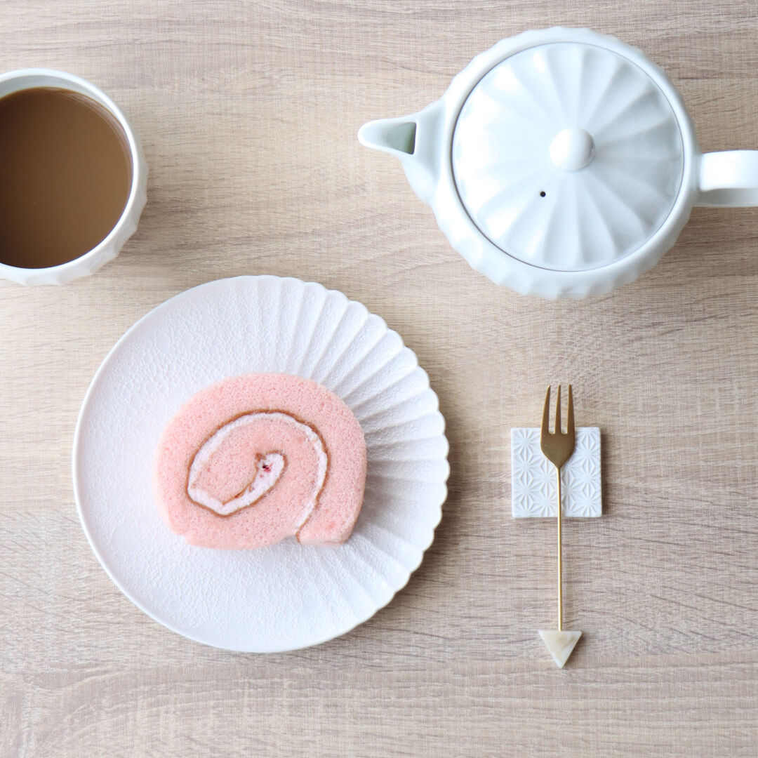 白磁 竹林彫 ポット | 和食器通販 有田焼 山忠｜おしゃれでモダンな和